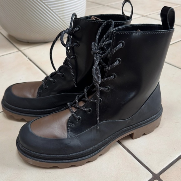 BRAND NEW ECCO Leather Mid-Cut Boot in Size 39 - Picture 4 of 11